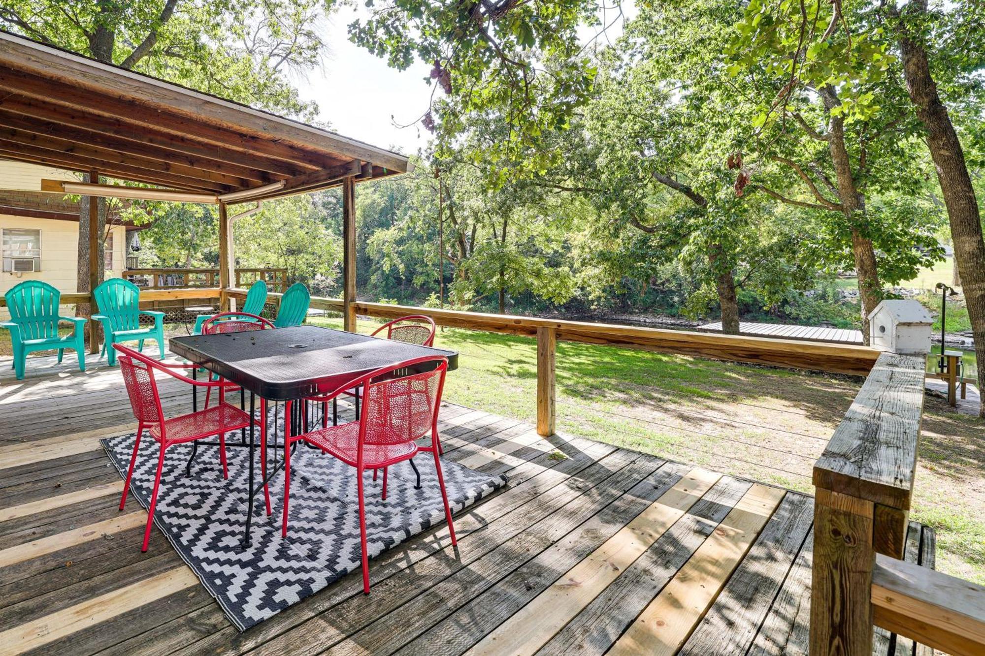 Grove Lakefront Cabin With Water And Dock Access! Екстериор снимка