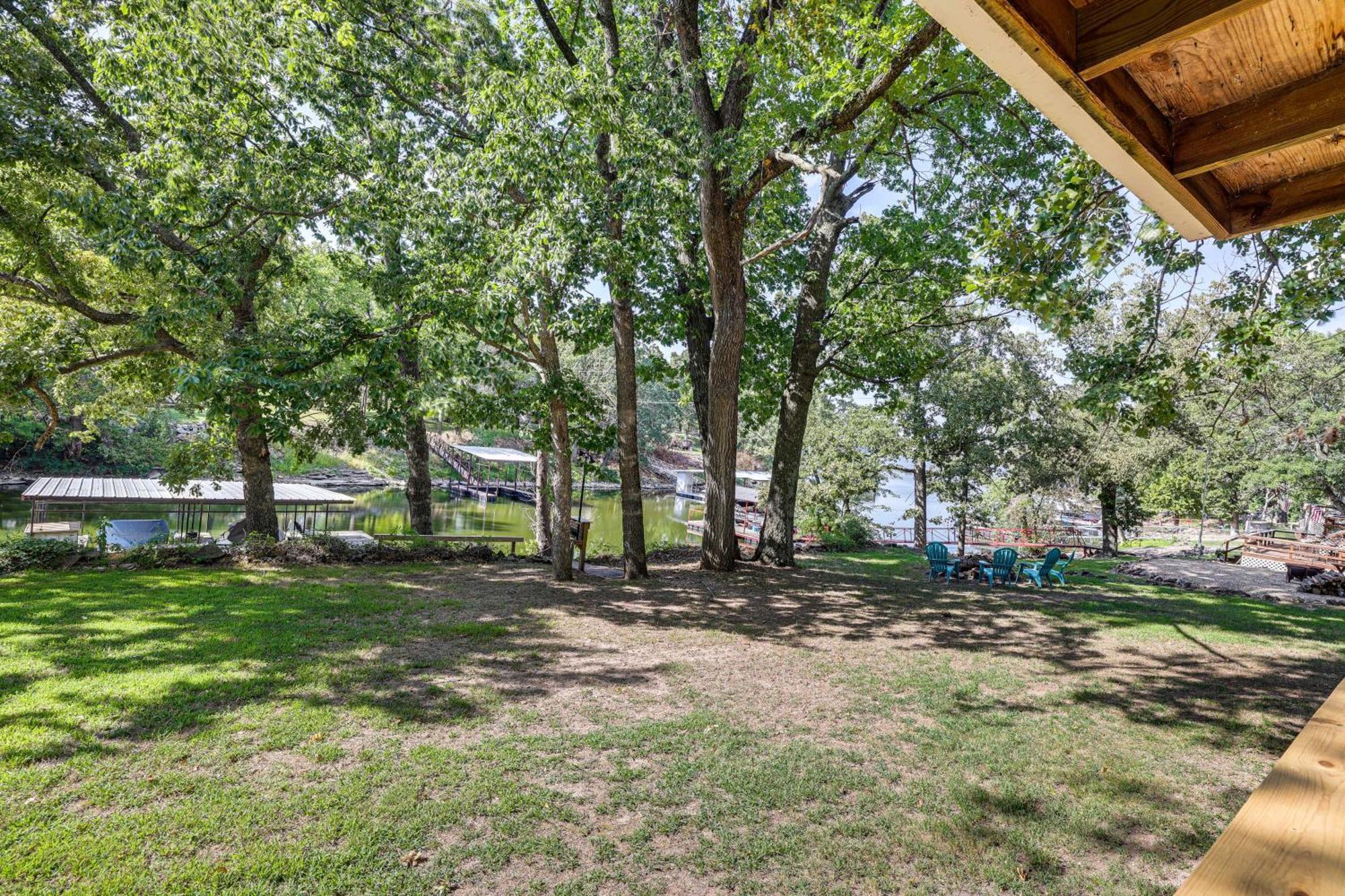 Grove Lakefront Cabin With Water And Dock Access! Екстериор снимка